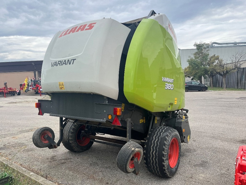 Claas Variant 380 - Baler bulat: gambar 2 Claas Variant 380 - Baler bulat: gambar 2