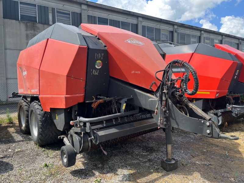 Kuhn LSB 1290 - Baler persegi: gambar 2 Kuhn LSB 1290 - Baler persegi: gambar 2