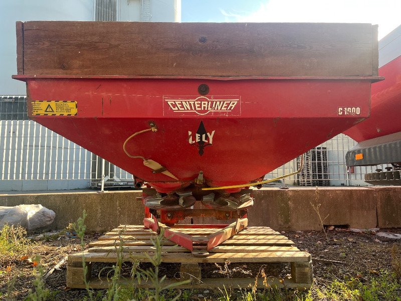 Lely Centerliner CB 1000 - Penyebar pupuk: gambar 1 Lely Centerliner CB 1000 - Penyebar pupuk: gambar 1