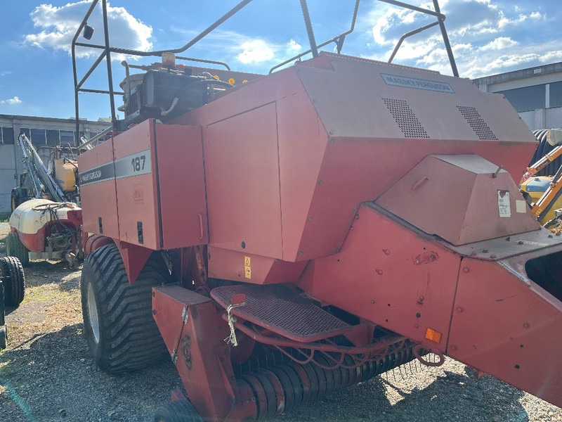 Massey Ferguson 187 - Baler persegi: gambar 5 Massey Ferguson 187 - Baler persegi: gambar 5