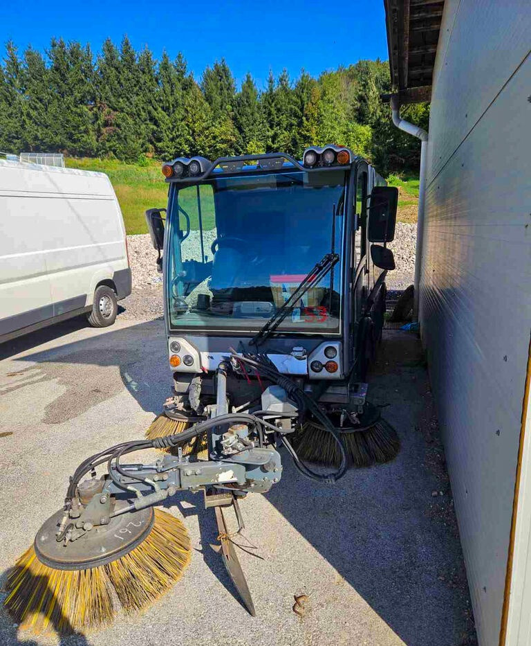 Boschung S3 - Penyapu jalan: gambar 2 Boschung S3 - Penyapu jalan: gambar 2