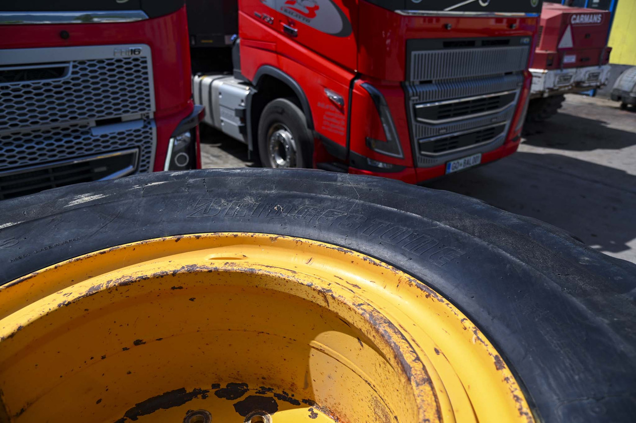 Leasing Bridgestone tires 30/65R25 with rims Bridgestone tires 30/65R25 with rims: gambar 18