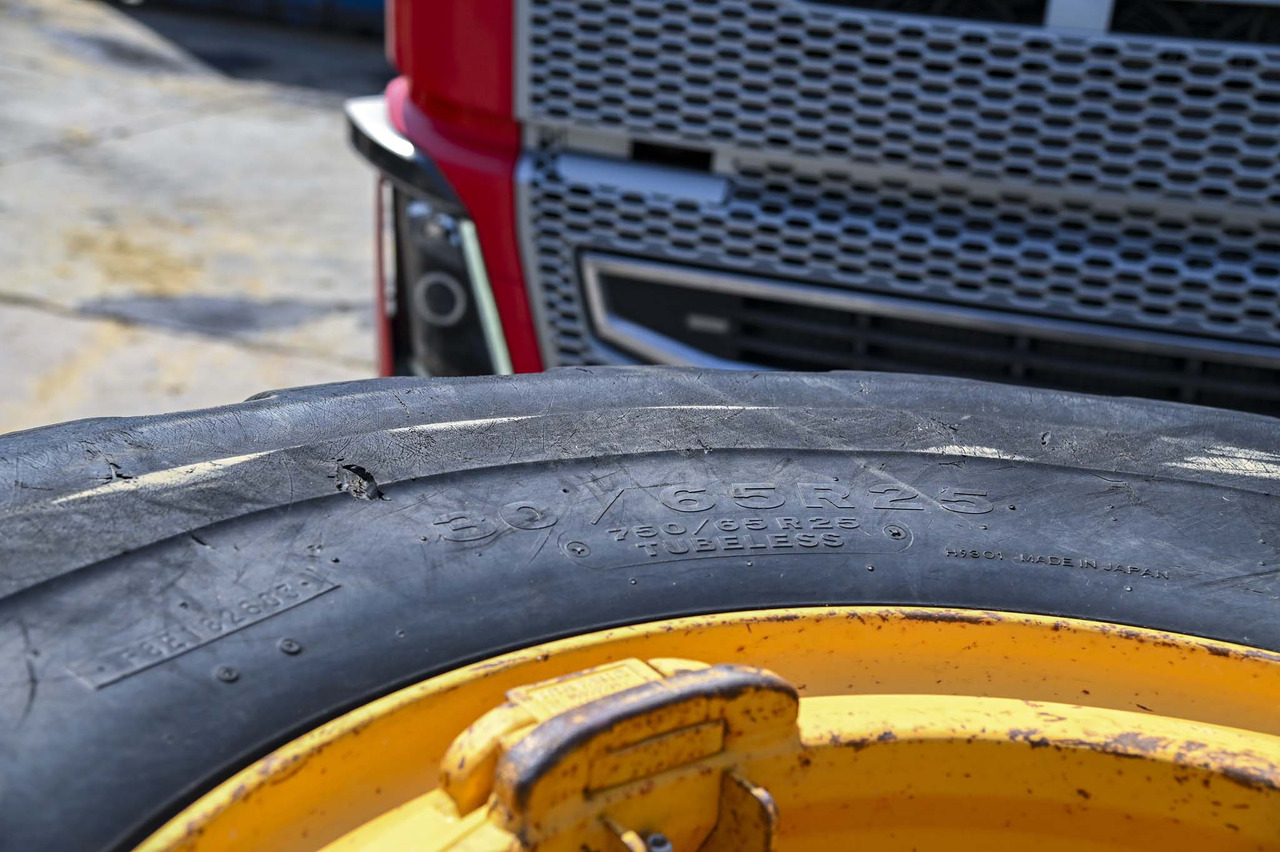 Leasing Bridgestone tires 30/65R25 with rims Bridgestone tires 30/65R25 with rims: gambar 19