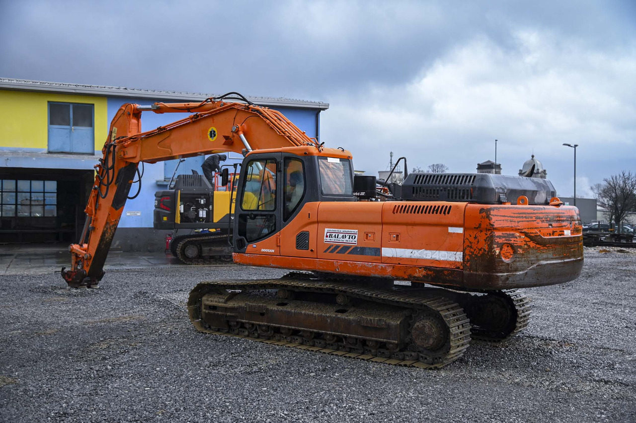 Doosan DX340LC - Ekskavator perayap: gambar 4 Doosan DX340LC - Ekskavator perayap: gambar 4