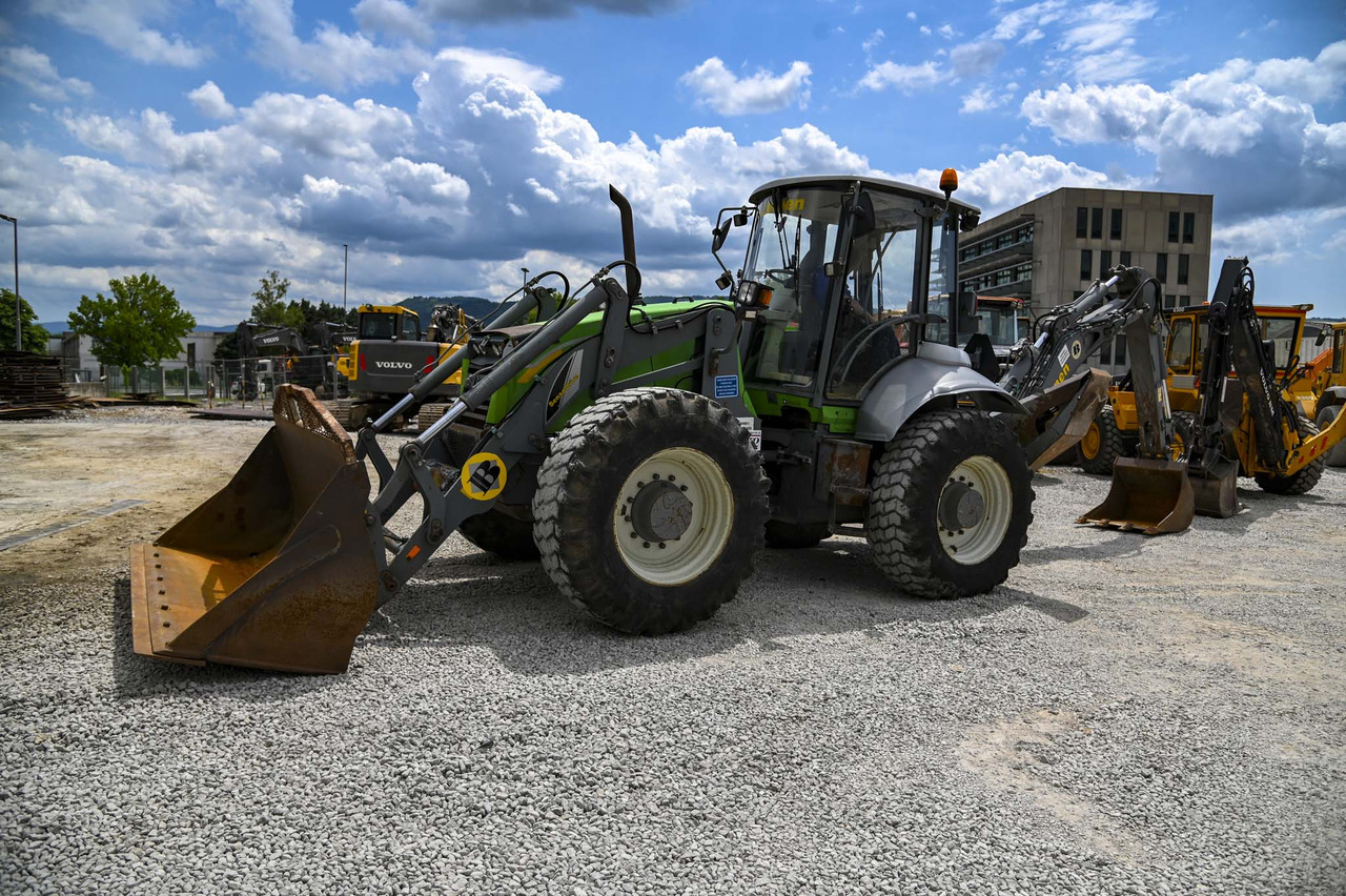 Lännen 8600E - Backhoe loader: gambar 2 Lännen 8600E - Backhoe loader: gambar 2