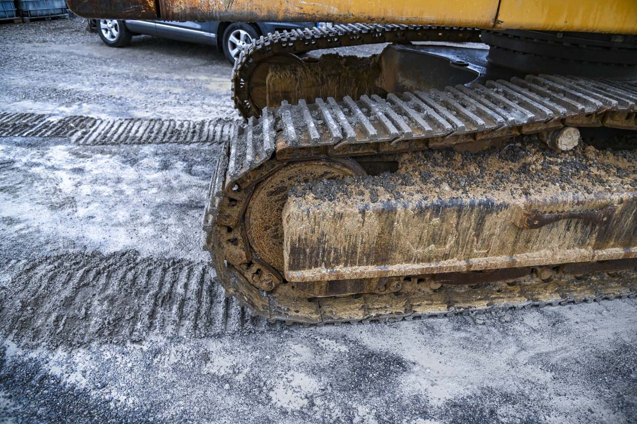 Ekskavator perayap Liebherr R934B: gambar 21 Ekskavator perayap Liebherr R934B: gambar 21
