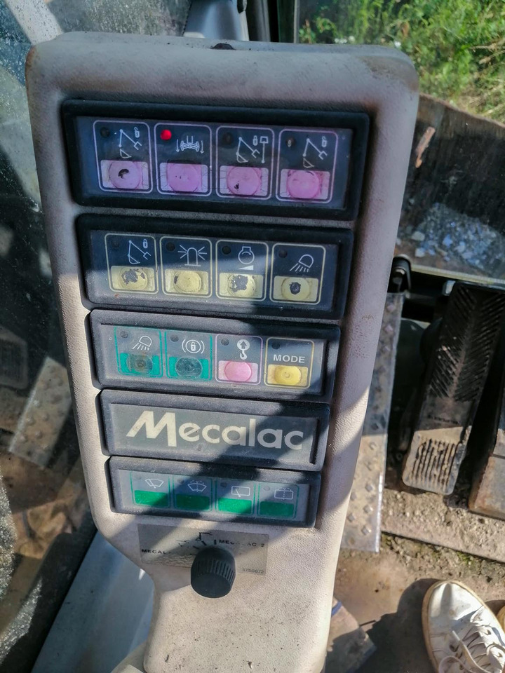 MECALAC 14 MXT - Ekskavator roda: gambar 4 MECALAC 14 MXT - Ekskavator roda: gambar 4