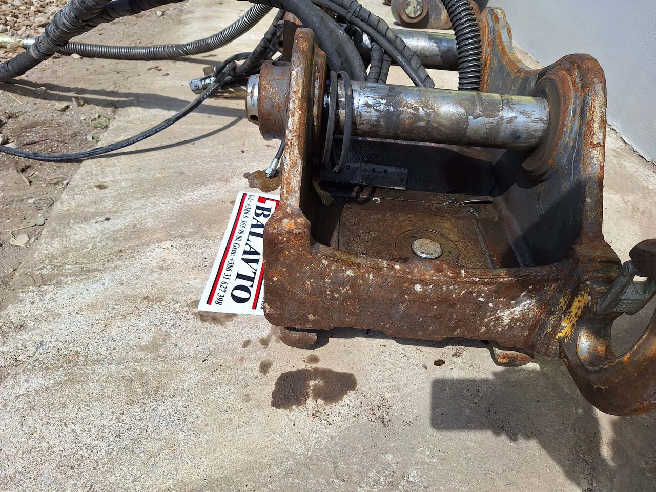 OilQuick quick coupler - Skrup cepat untuk Ekskavator: gambar 2 OilQuick quick coupler - Skrup cepat untuk Ekskavator: gambar 2
