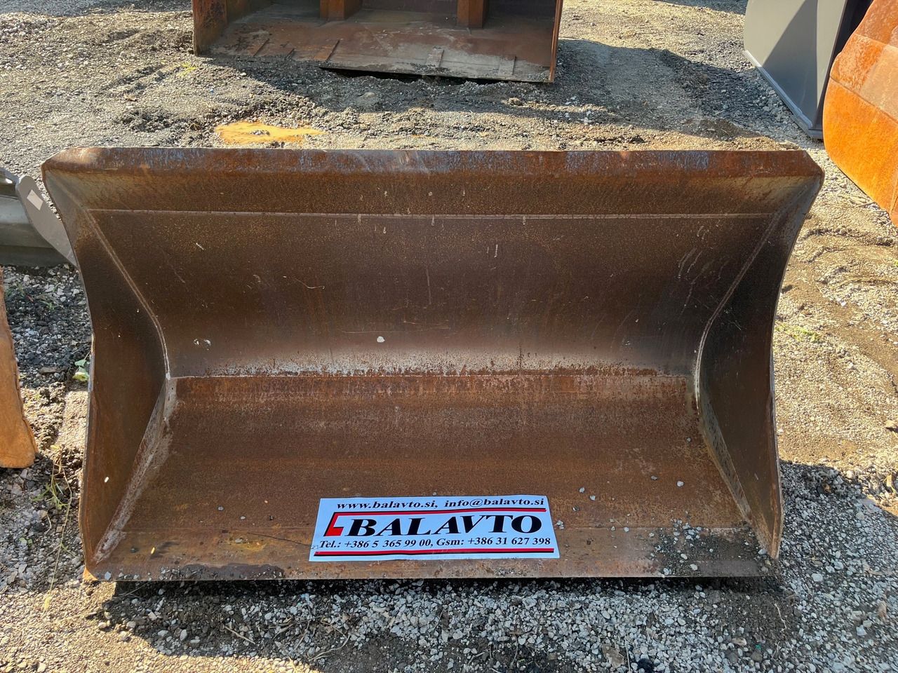 - Ember loader: gambar 1 - Ember loader: gambar 1