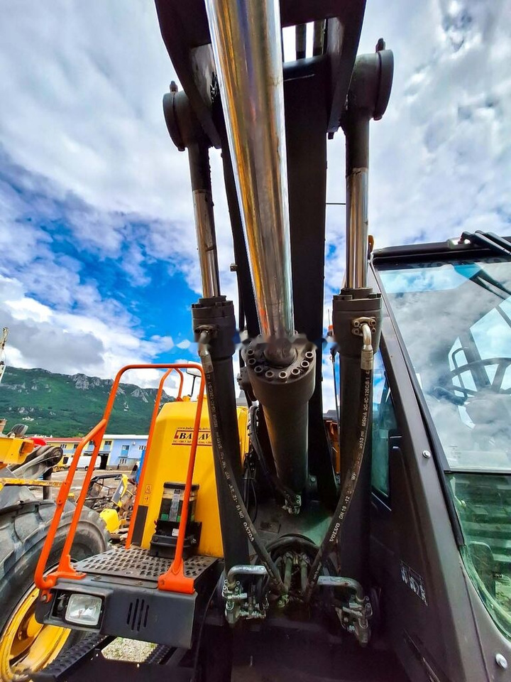 Volvo boom cylinder 14687689 Volvo EWR150E, EWR170E - Suku cadang untuk Ekskavator: gambar 1 Volvo boom cylinder 14687689 Volvo EWR150E, EWR170E - Suku cadang untuk Ekskavator: gambar 1