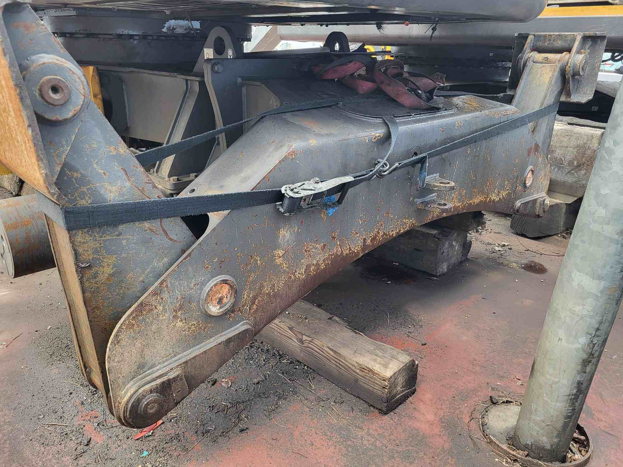 Volvo hydraulic outrigger - Suku cadang untuk Ekskavator: gambar 1 Volvo hydraulic outrigger - Suku cadang untuk Ekskavator: gambar 1
