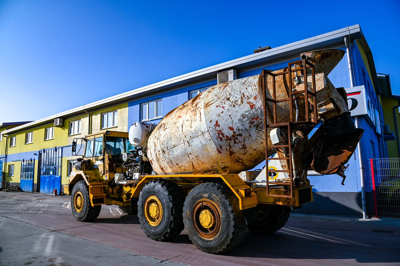 VOLVO A25C 6X6 - Truk pengaduk beton: gambar 4 VOLVO A25C 6X6 - Truk pengaduk beton: gambar 4