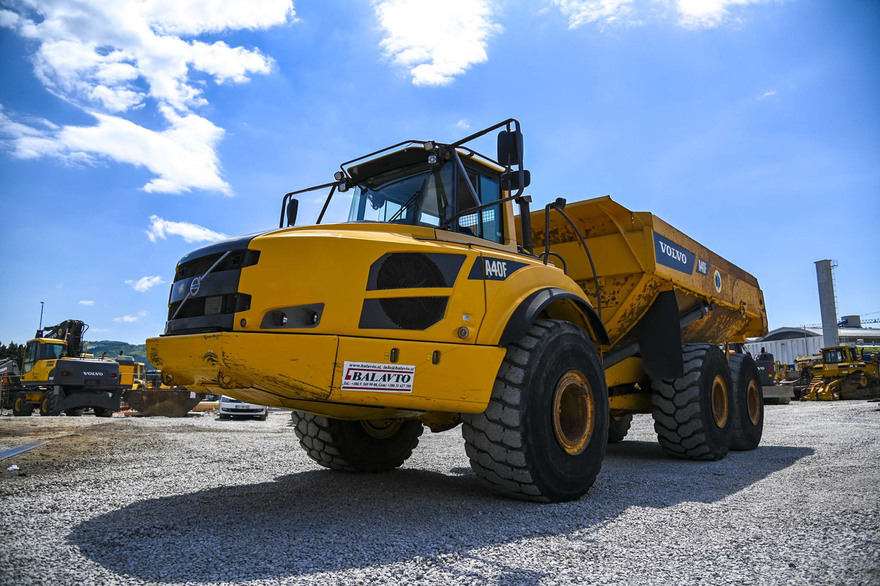 VOLVO A40F - Tempat sampah artikulasi: gambar 1 VOLVO A40F - Tempat sampah artikulasi: gambar 1