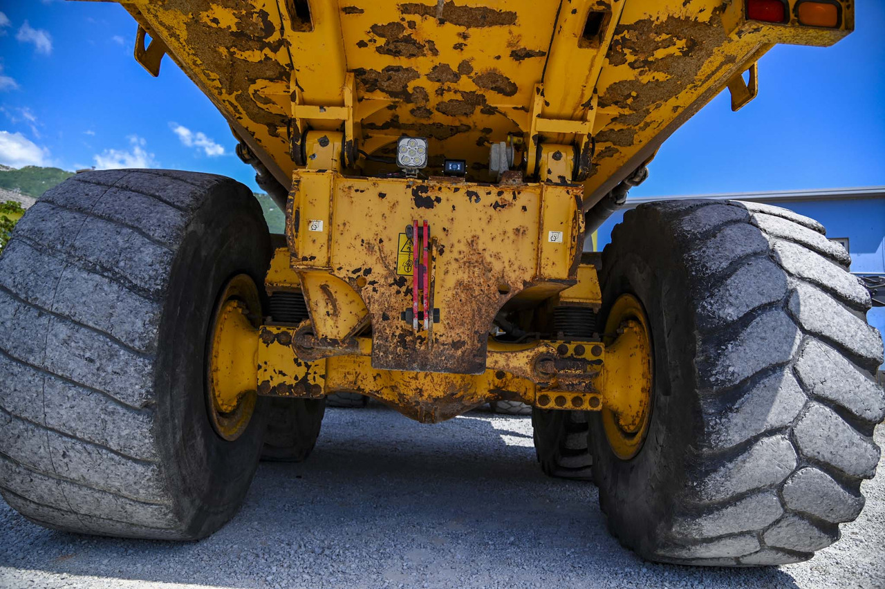 Tempat sampah artikulasi VOLVO A40F: gambar 42 Tempat sampah artikulasi VOLVO A40F: gambar 42