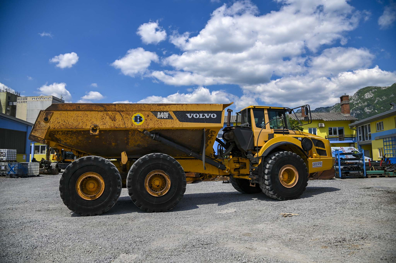 Tempat sampah artikulasi VOLVO A40F: gambar 8 Tempat sampah artikulasi VOLVO A40F: gambar 8