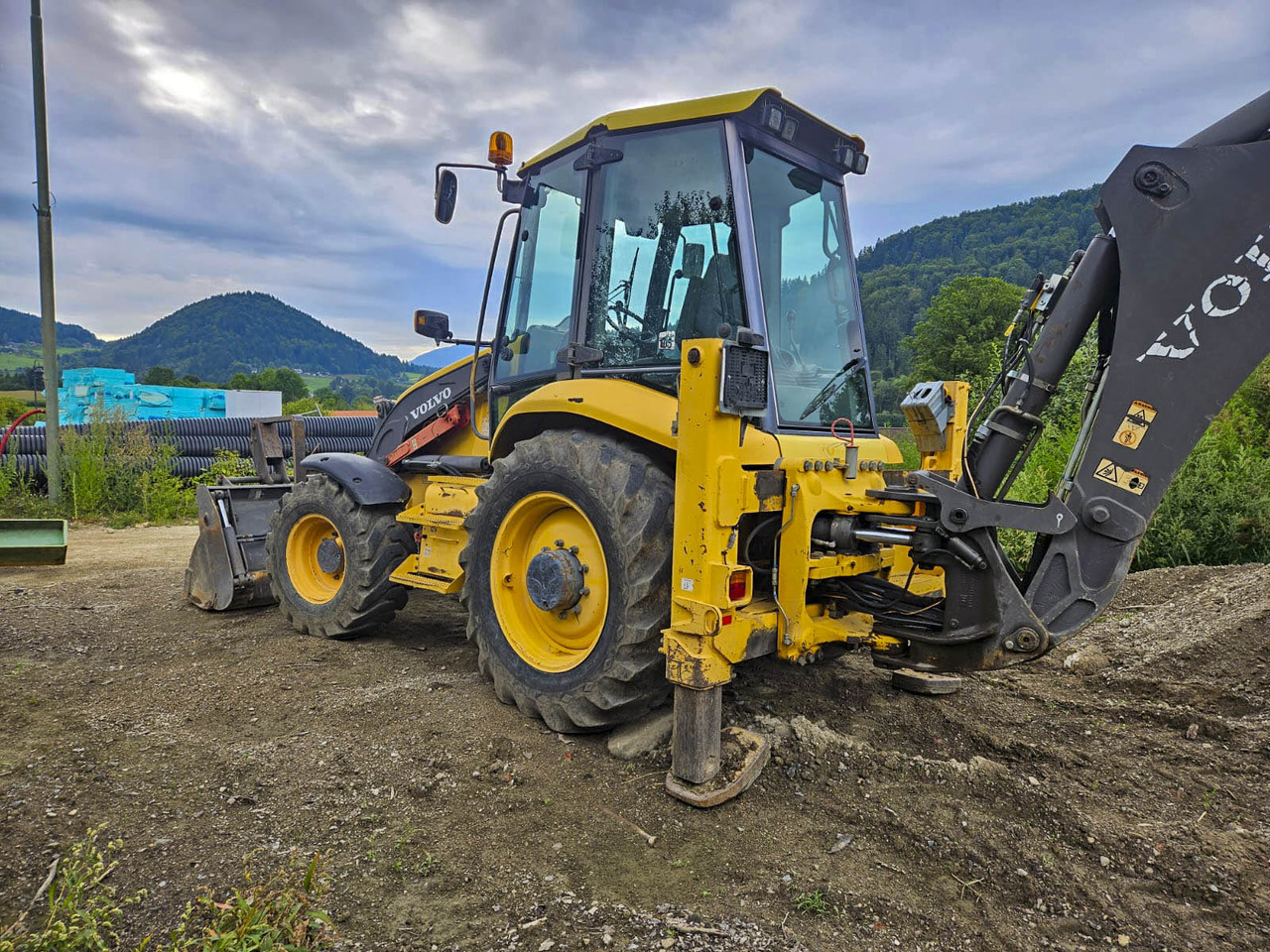 VOLVO BL71 - Backhoe loader: gambar 2 VOLVO BL71 - Backhoe loader: gambar 2