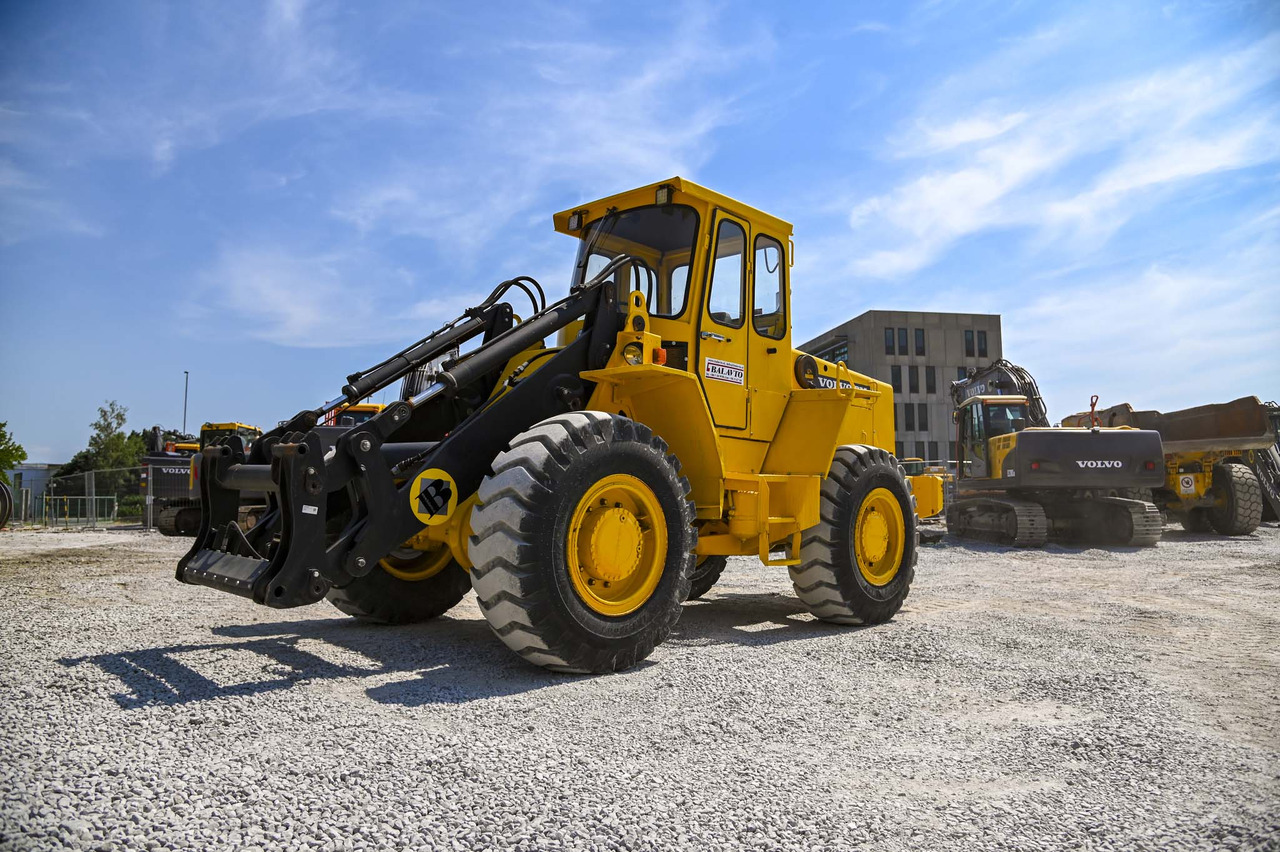VOLVO BM4300 - Wheel loader: gambar 1 VOLVO BM4300 - Wheel loader: gambar 1