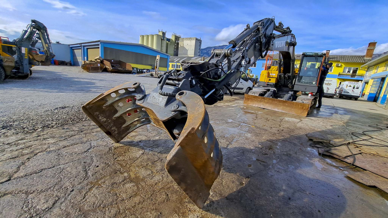 VOLVO ECR235EL - Ekskavator perayap: gambar 2 VOLVO ECR235EL - Ekskavator perayap: gambar 2