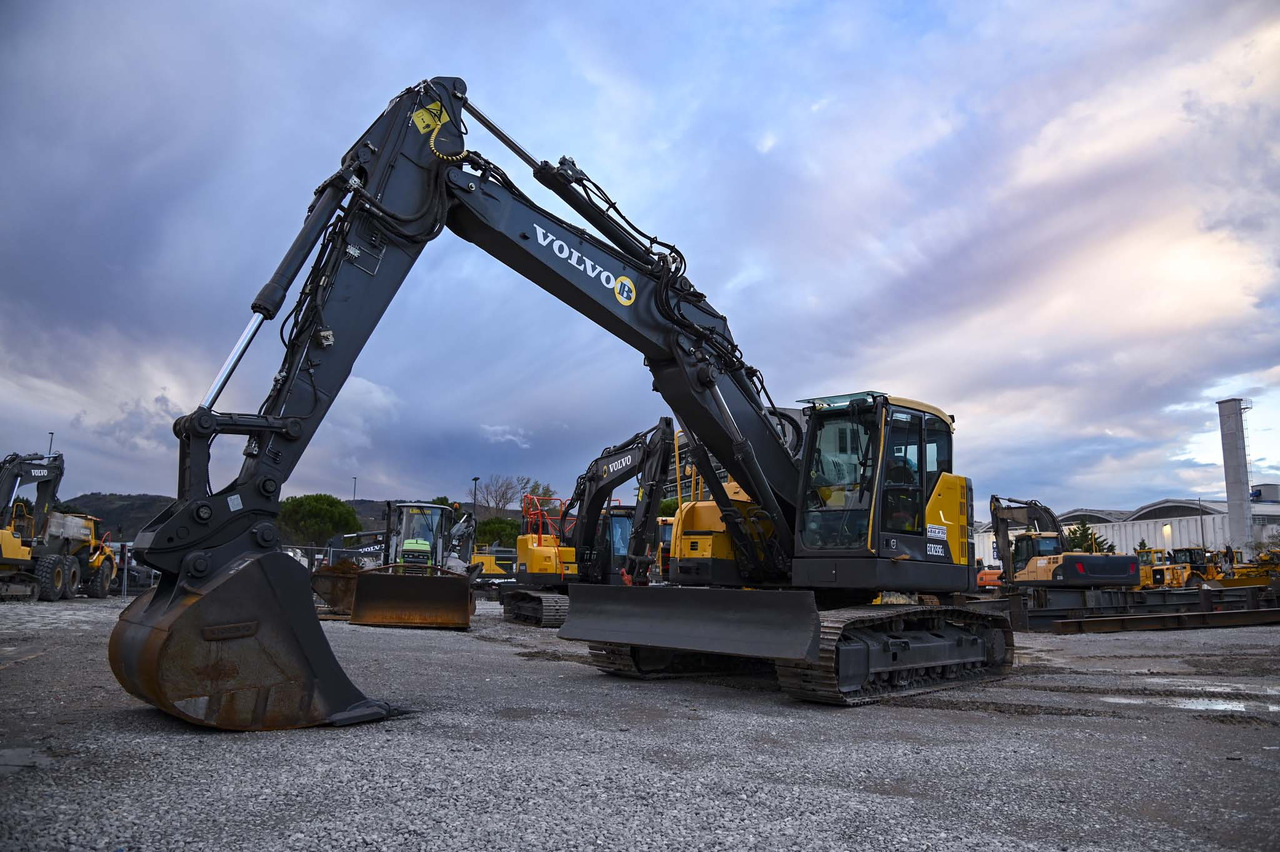 VOLVO ECR235EL - Ekskavator perayap: gambar 1 VOLVO ECR235EL - Ekskavator perayap: gambar 1