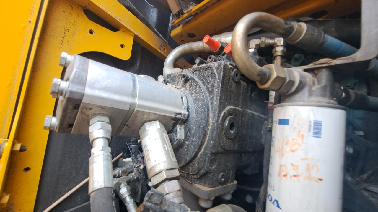 Ekskavator roda VOLVO EWR150E: gambar 7