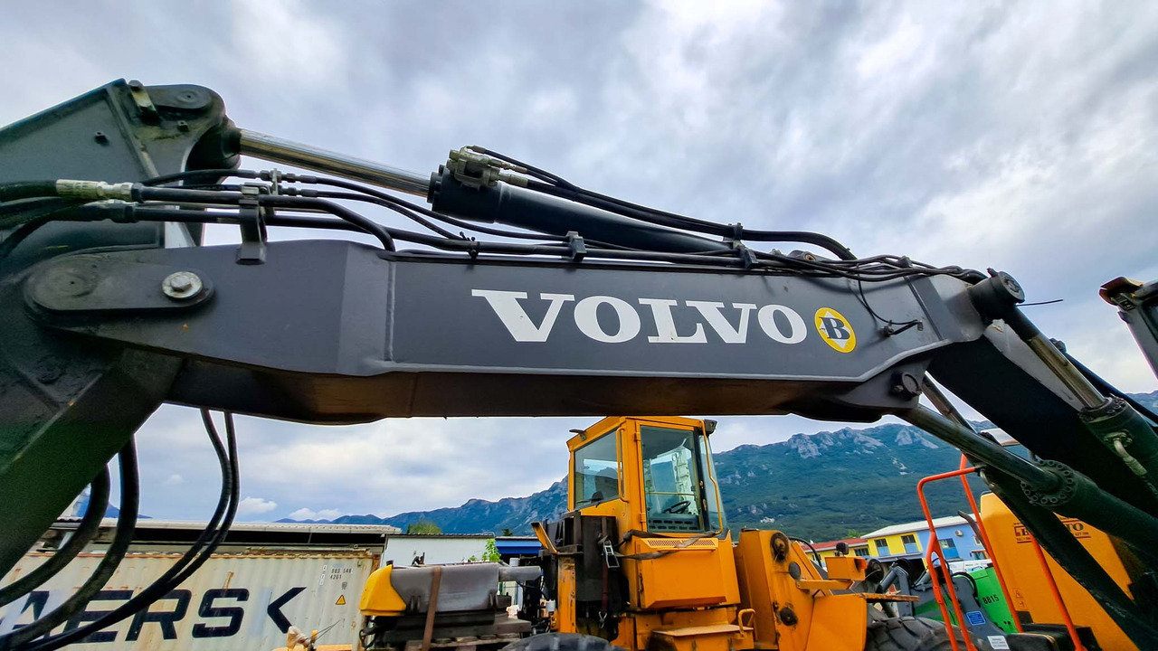 Ekskavator roda VOLVO EWR150E: gambar 33
