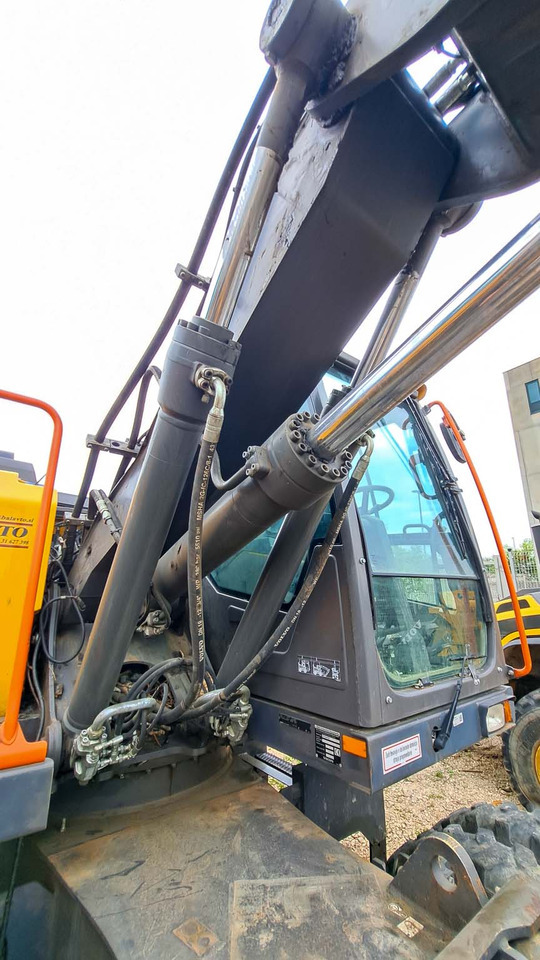 Ekskavator roda VOLVO EWR150E: gambar 43