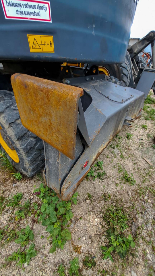 Ekskavator roda VOLVO EWR150E: gambar 19