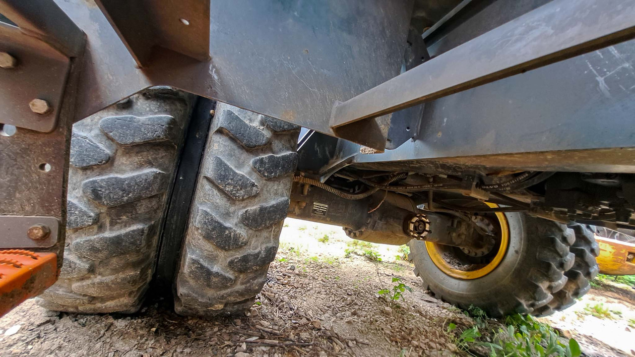 Ekskavator roda VOLVO EWR150E: gambar 14