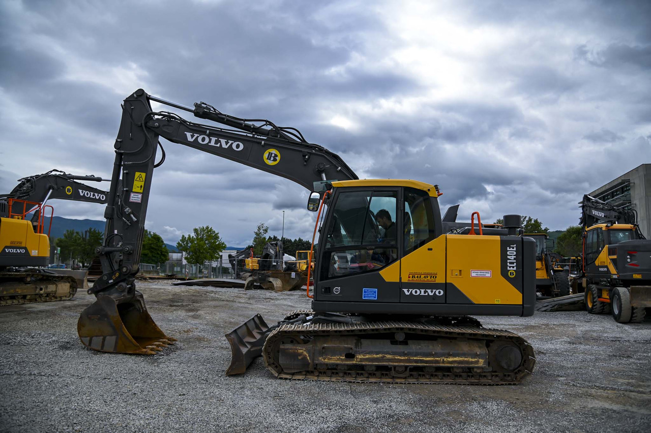 Volvo EC140E - Ekskavator perayap: gambar 2 Volvo EC140E - Ekskavator perayap: gambar 2