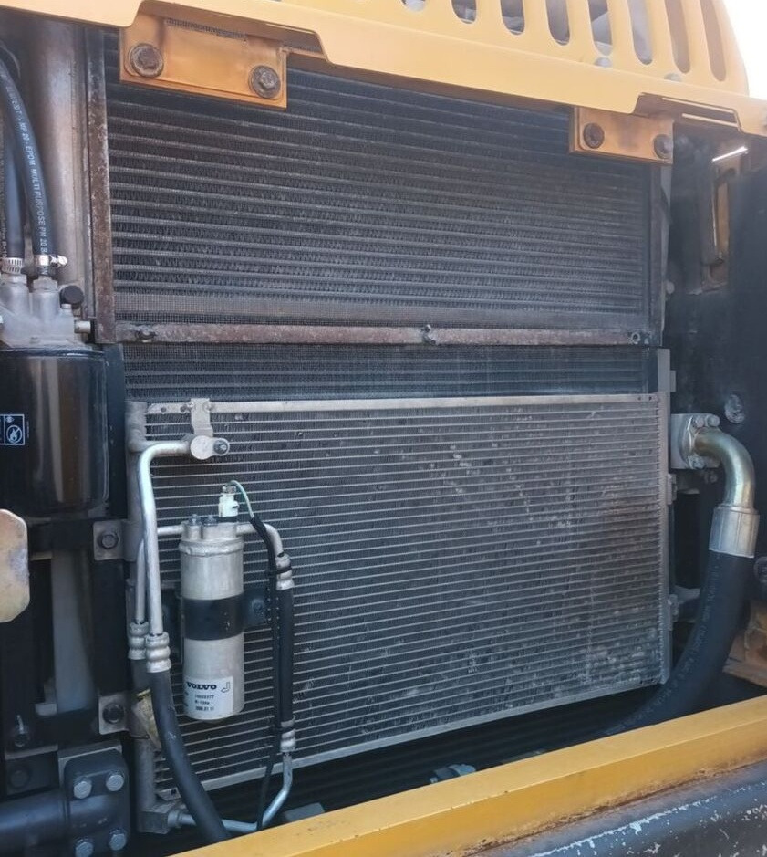 Volvo EC210BNL - Ekskavator perayap: gambar 5 Volvo EC210BNL - Ekskavator perayap: gambar 5