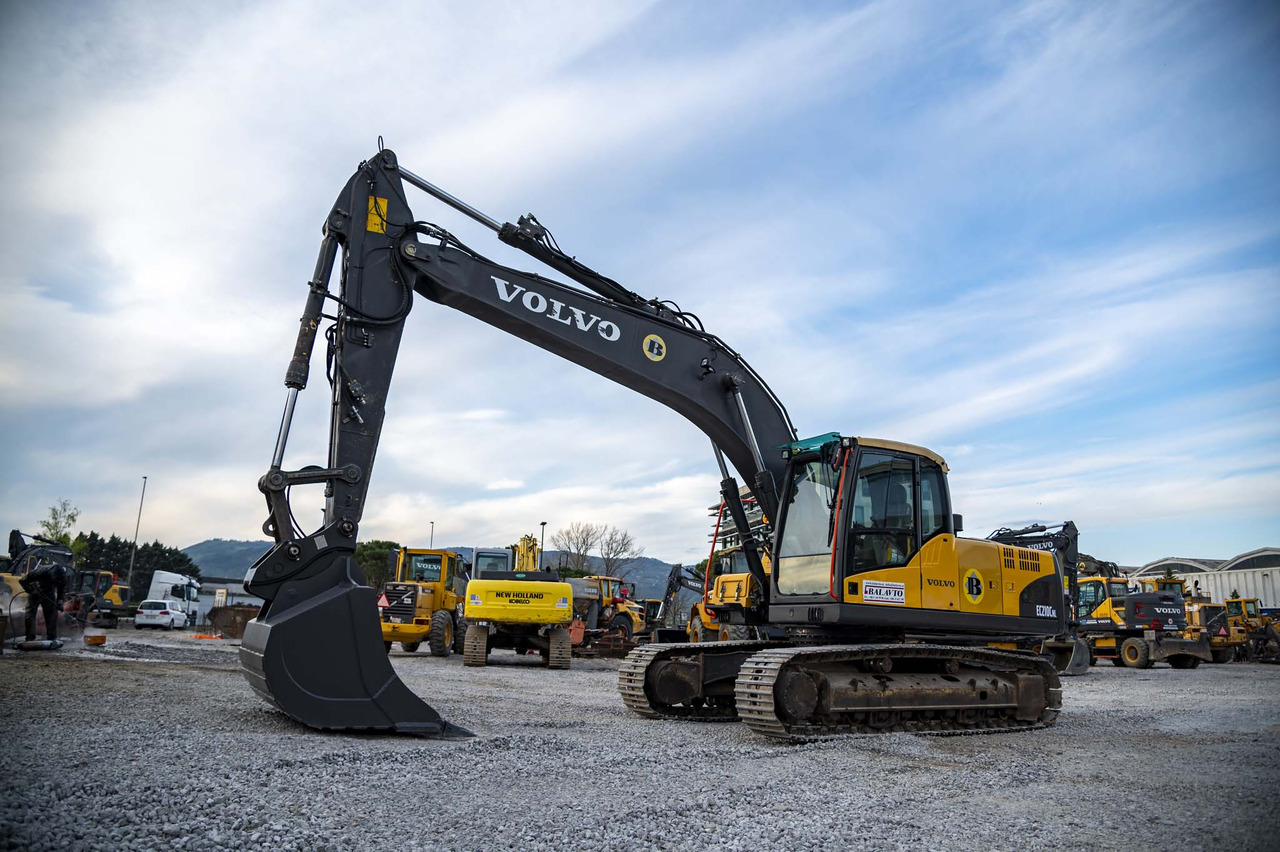 Volvo EC210CNL - Ekskavator perayap: gambar 1 Volvo EC210CNL - Ekskavator perayap: gambar 1