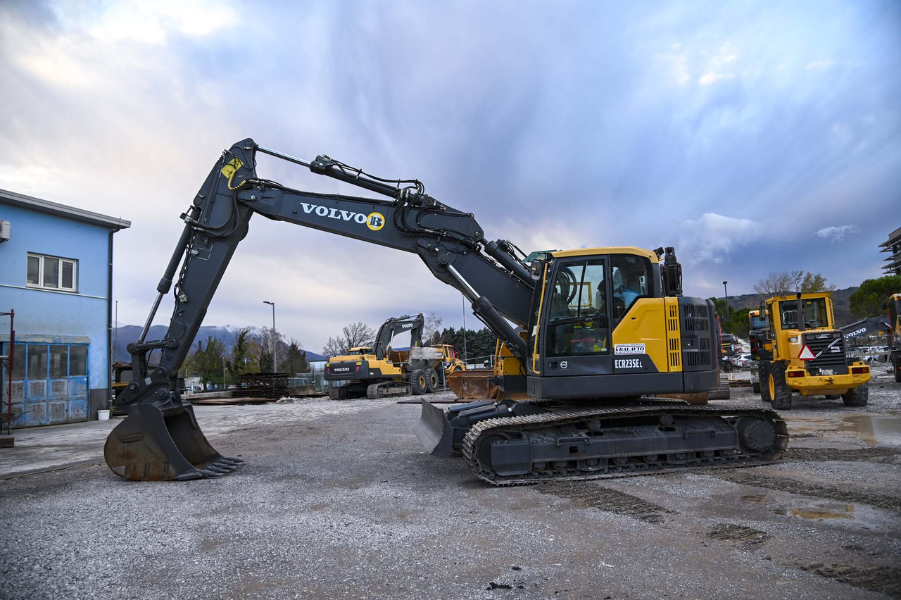 Volvo ECR235EL - Ekskavator perayap: gambar 3 Volvo ECR235EL - Ekskavator perayap: gambar 3