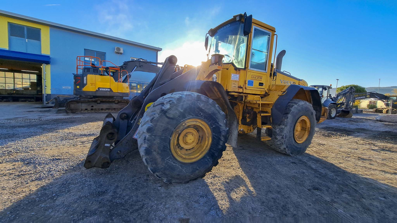 Volvo L120E - Wheel loader: gambar 1 Volvo L120E - Wheel loader: gambar 1