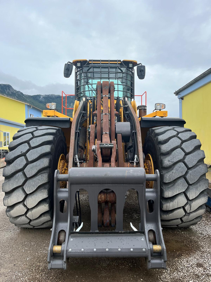 Volvo L220H - Wheel loader: gambar 4 Volvo L220H - Wheel loader: gambar 4