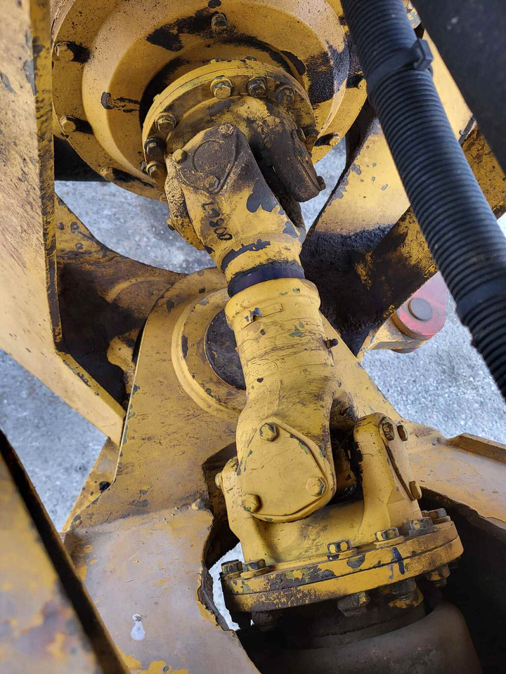 Volvo drive shaft - Poros penggerak untuk Loader konstruksi: gambar 1 Volvo drive shaft - Poros penggerak untuk Loader konstruksi: gambar 1