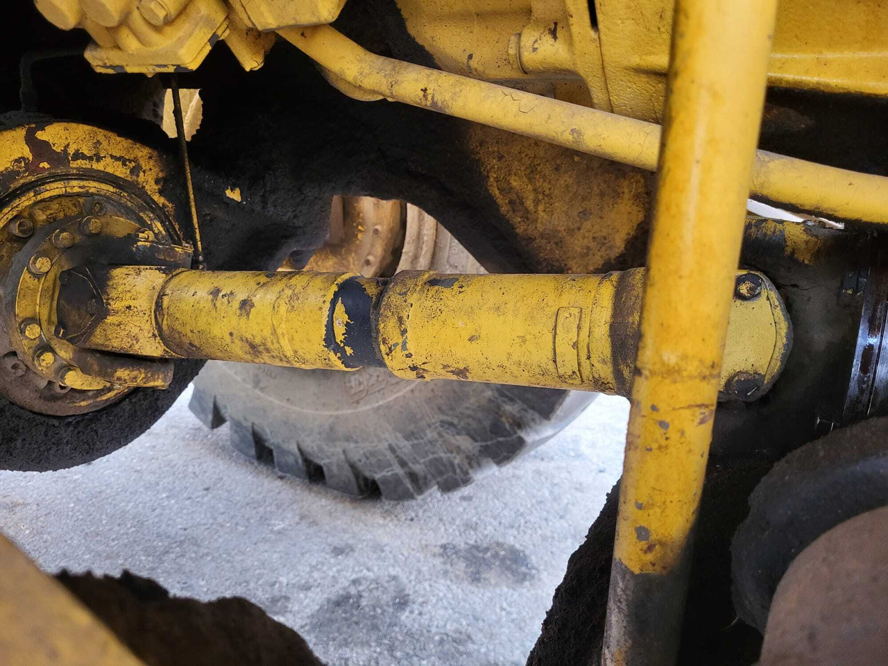 Volvo drive shaft - Poros penggerak untuk Loader konstruksi: gambar 2 Volvo drive shaft - Poros penggerak untuk Loader konstruksi: gambar 2