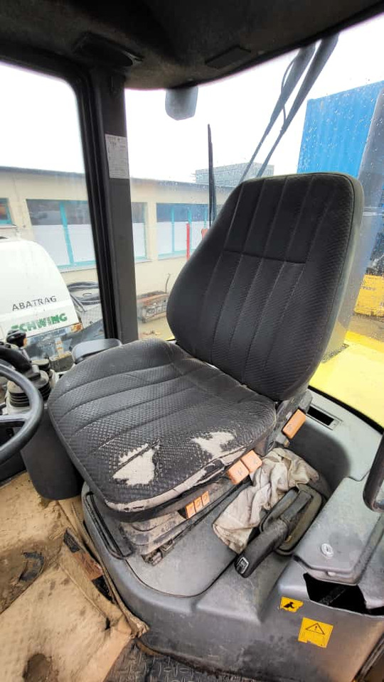 Volvo seat 2811579 for Volvo L30, L32, L35, L40, L45 - Tempat duduk untuk Wheel loader: gambar 2 Volvo seat 2811579 for Volvo L30, L32, L35, L40, L45 - Tempat duduk untuk Wheel loader: gambar 2