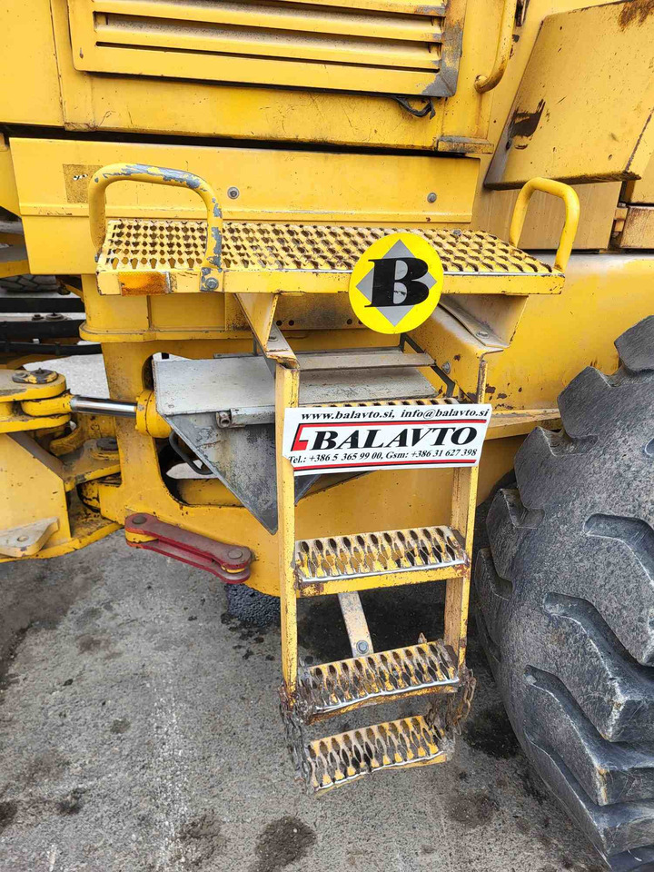 Volvo steps - Langkah kaki untuk Loader konstruksi: gambar 2 Volvo steps - Langkah kaki untuk Loader konstruksi: gambar 2