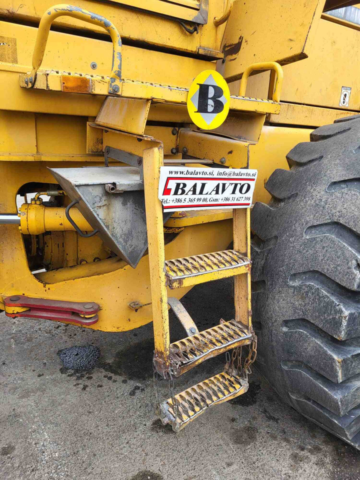 Volvo steps - Langkah kaki untuk Loader konstruksi: gambar 1 Volvo steps - Langkah kaki untuk Loader konstruksi: gambar 1