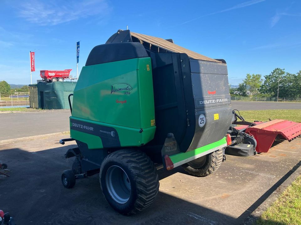 Rundballenpresse Deutz-Fahr Varimaster 590 14OC - Baler bulat: gambar 2 Rundballenpresse Deutz-Fahr Varimaster 590 14OC - Baler bulat: gambar 2