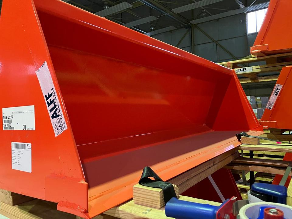 Schaufel Skid Steer 1,80m für Bobcat, Kubota, Solis, Branson - Ember loader: gambar 1 Schaufel Skid Steer 1,80m für Bobcat, Kubota, Solis, Branson - Ember loader: gambar 1