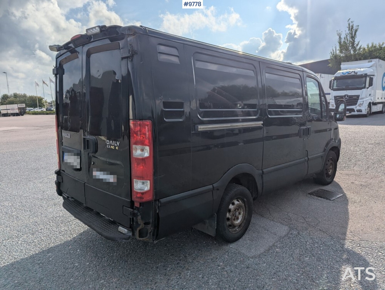 Box Truck Iveco Daily 29L12A V-300 - Van panel: gambar 4 Box Truck Iveco Daily 29L12A V-300 - Van panel: gambar 4
