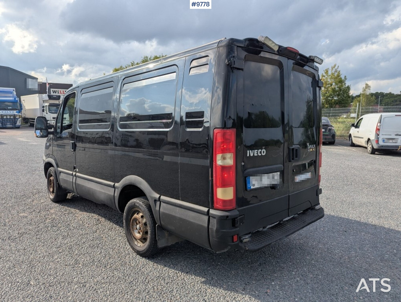 Box Truck Iveco Daily 29L12A V-300 - Van panel: gambar 3 Box Truck Iveco Daily 29L12A V-300 - Van panel: gambar 3
