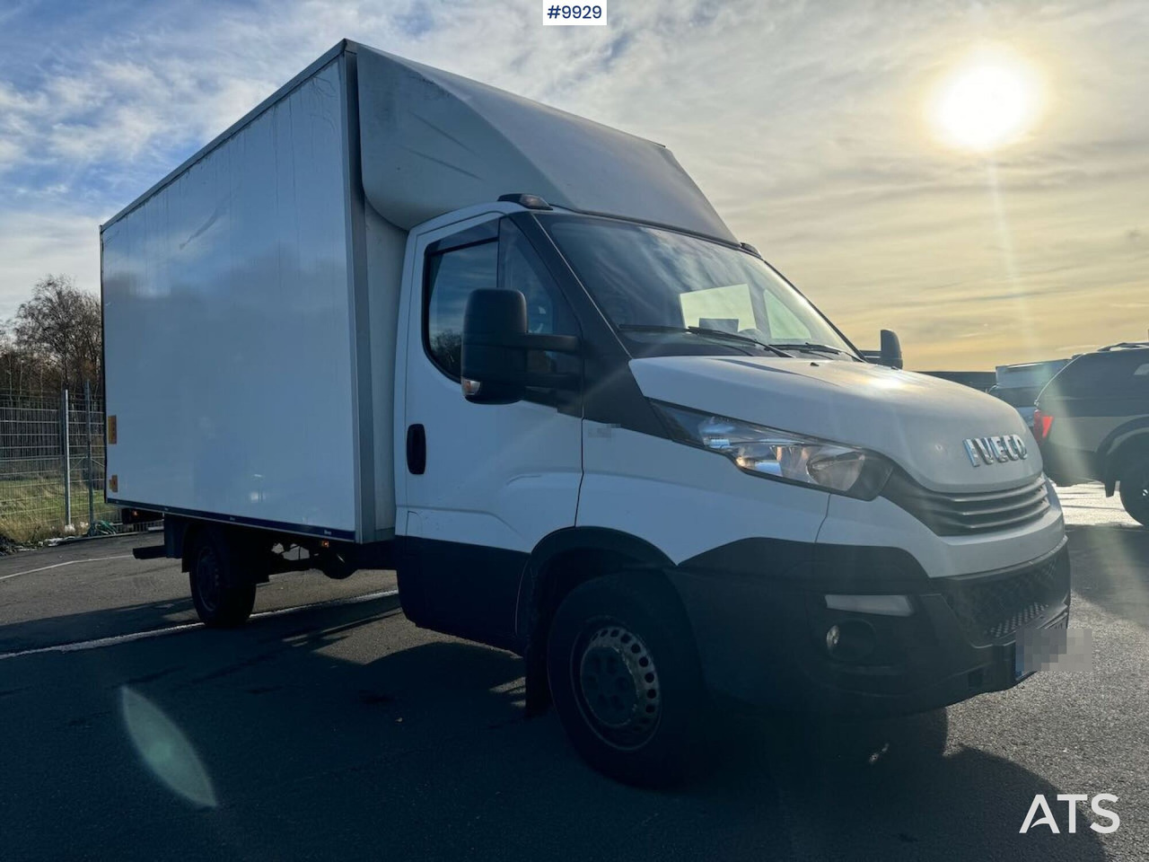 Box Truck Iveco Daily with Tail Lift - Van box: gambar 3 Box Truck Iveco Daily with Tail Lift - Van box: gambar 3
