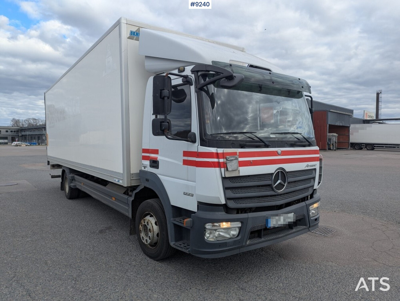 Box Truck Mercedes-Benz Atego with tail lift (SEE VIDEO) - Truk box: gambar 2 Box Truck Mercedes-Benz Atego with tail lift (SEE VIDEO) - Truk box: gambar 2