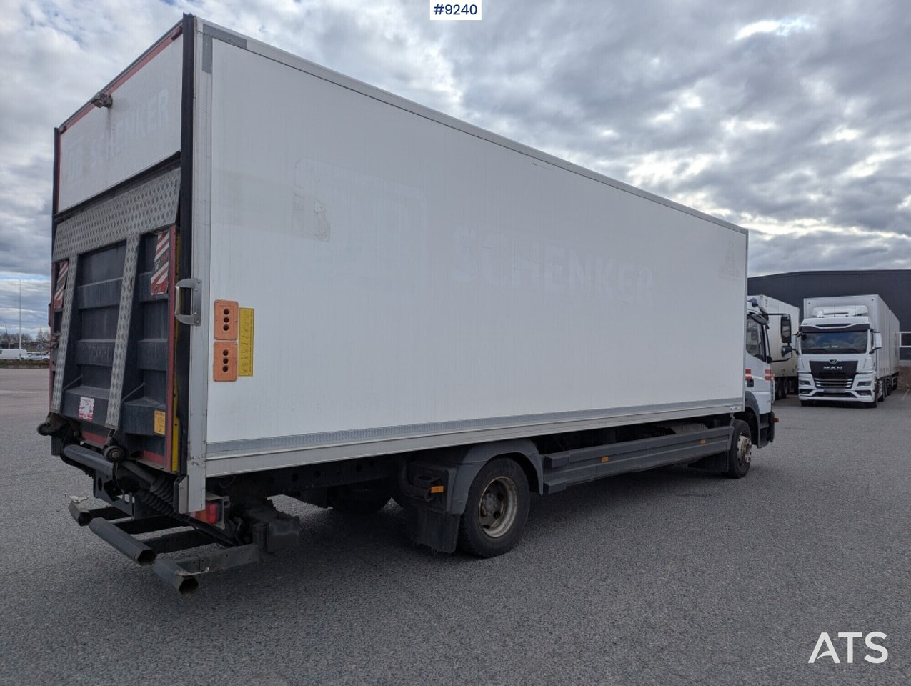 Box Truck Mercedes-Benz Atego with tail lift (SEE VIDEO) - Truk box: gambar 4 Box Truck Mercedes-Benz Atego with tail lift (SEE VIDEO) - Truk box: gambar 4