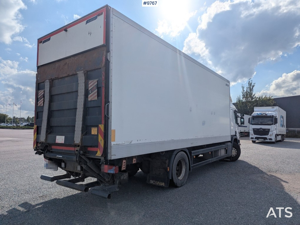 Box Truck Scania P320 4X2 with tail lift - Truk box: gambar 4 Box Truck Scania P320 4X2 with tail lift - Truk box: gambar 4