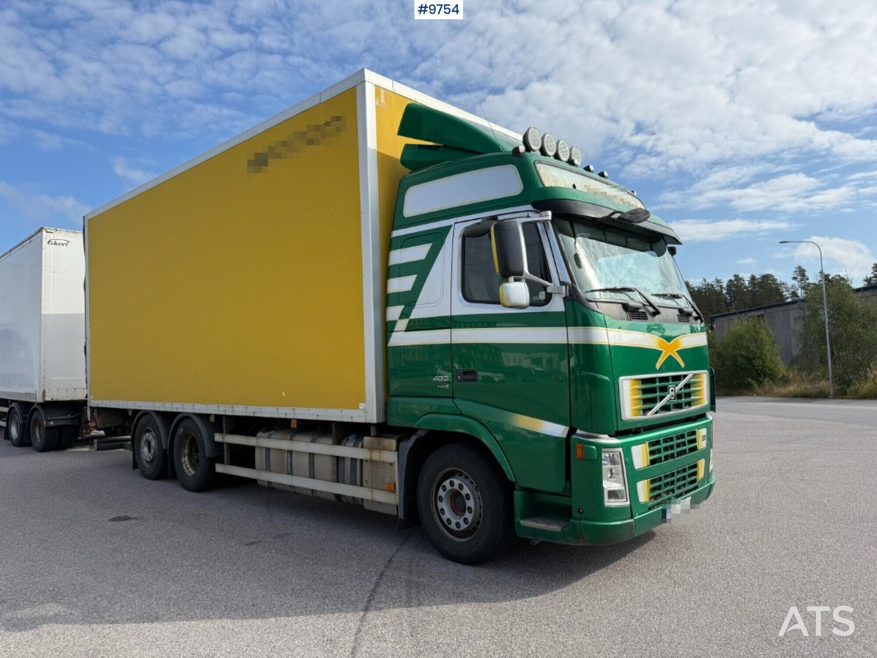 Box Truck Volvo FH 480 with 4-axle Ekeri trailer (VIDEO) - Truk box: gambar 2 Box Truck Volvo FH 480 with 4-axle Ekeri trailer (VIDEO) - Truk box: gambar 2