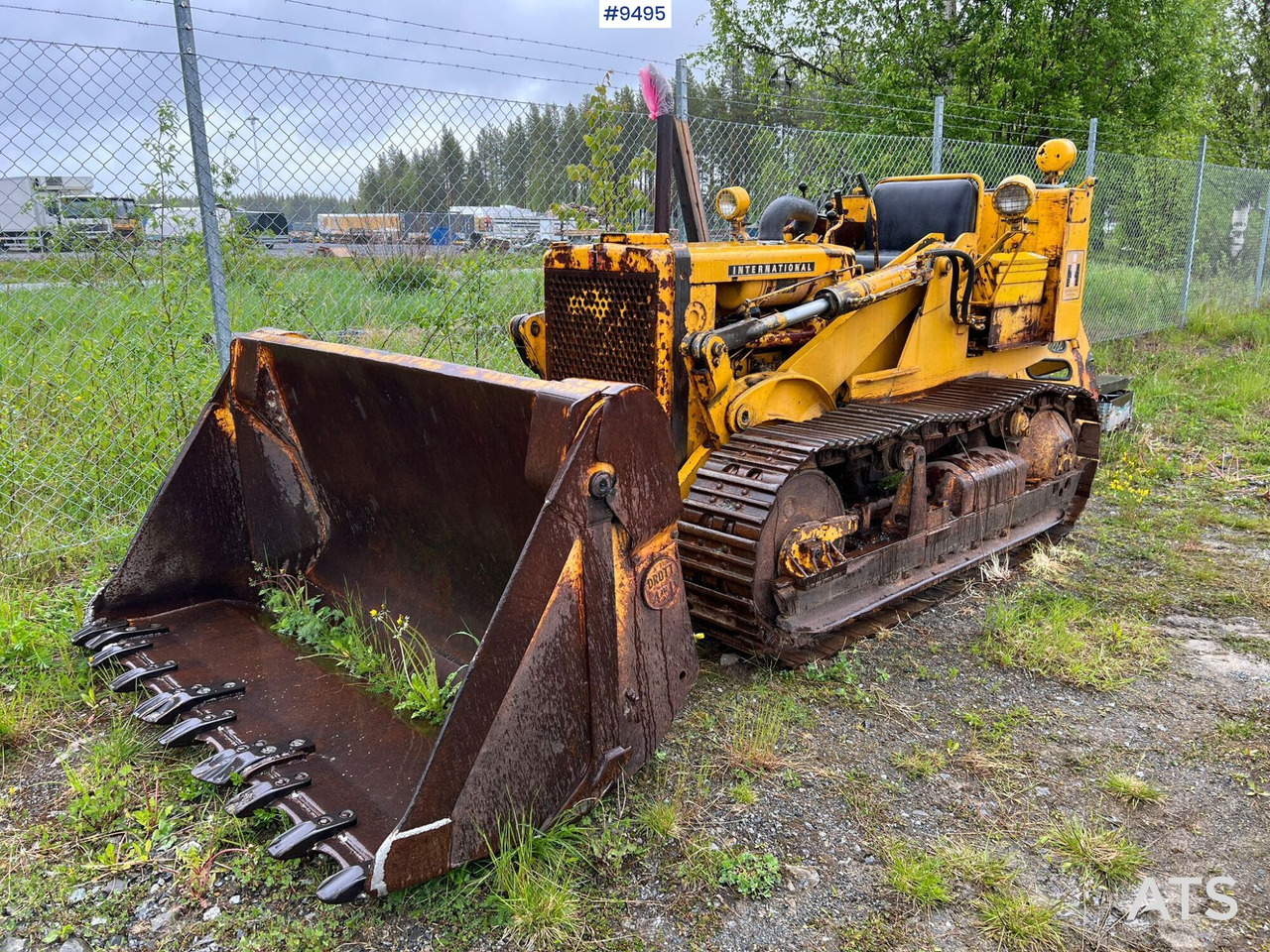 Crawler dozer INTERNATIONAL L125 - Bulldozer: gambar 2 Crawler dozer INTERNATIONAL L125 - Bulldozer: gambar 2