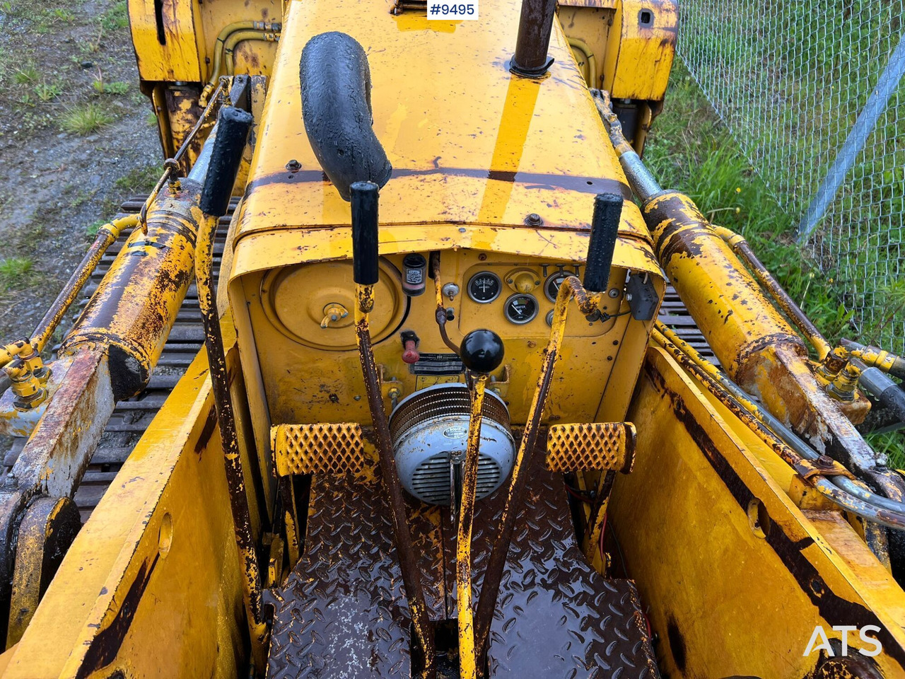 Crawler dozer INTERNATIONAL L125 - Bulldozer: gambar 5 Crawler dozer INTERNATIONAL L125 - Bulldozer: gambar 5
